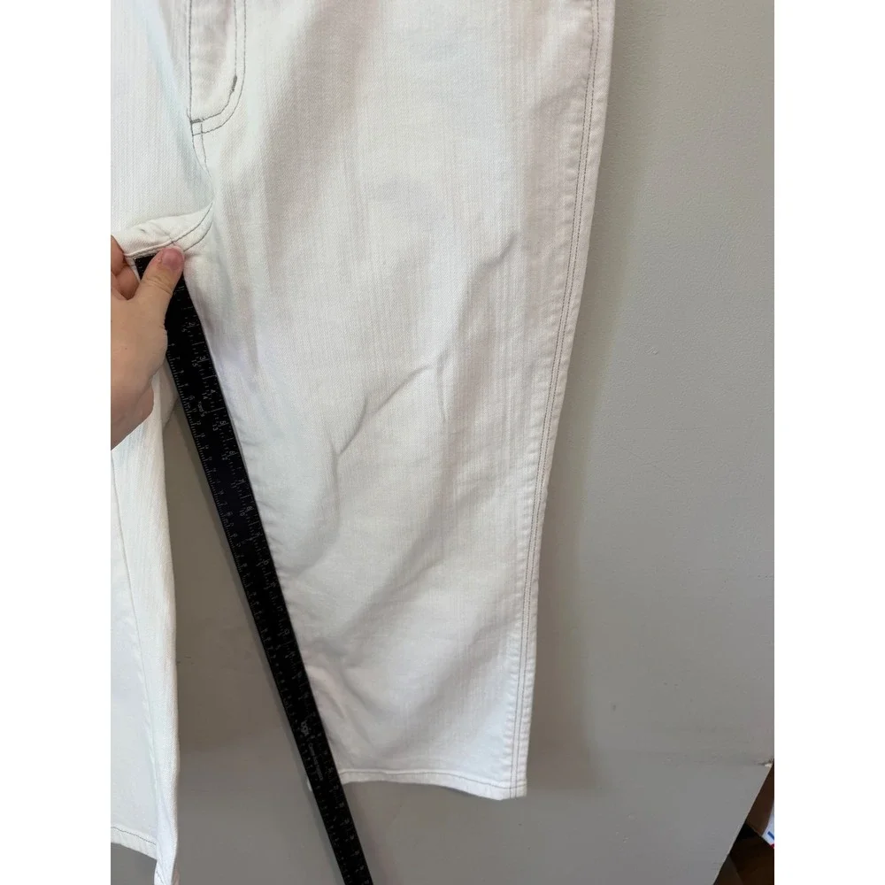Chicos Platinum White Denim Crop Jeans Size 2.5 Mid Rise Contrast Stitching